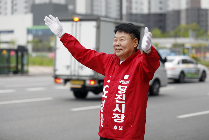 사본 - 오성환후보 아침 거리인사1 (1)