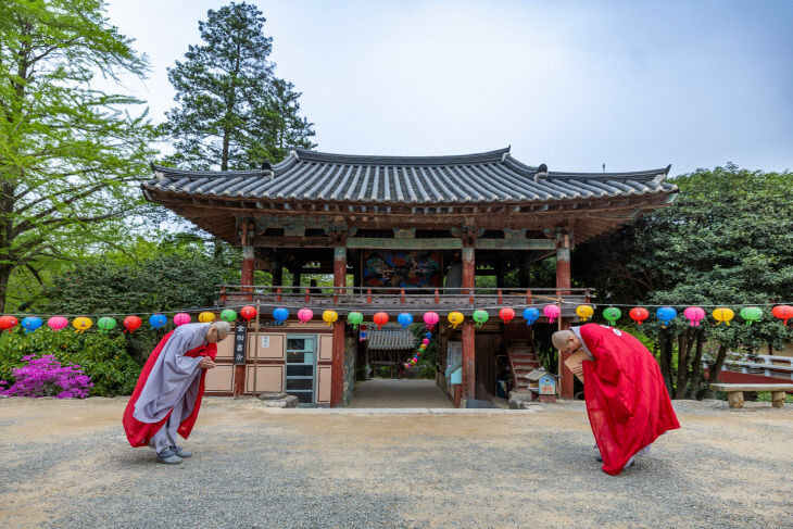 사본 -선암사 스님의 합장 모습