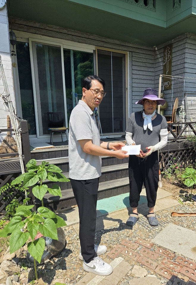 금성면, 전상군경유족 위문 방문