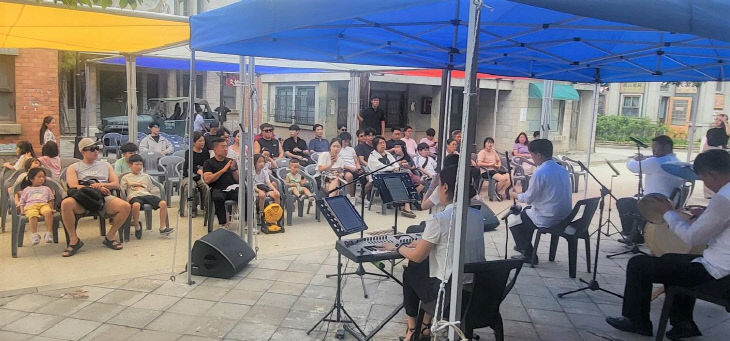 [논산문화관광재단]지난 1950스튜디오 공연 장면