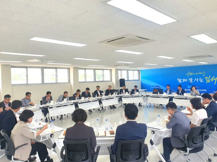 6.18(김해시장 인수위, 현안 점검 잰걸음...연동장