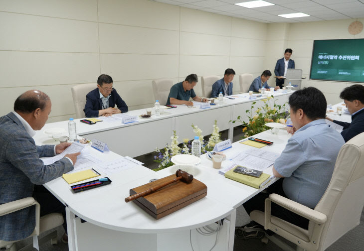 19일. 임재선 경영본부장(좌) 주재있다