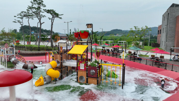 딸기향테마공원 물놀이장 (2)