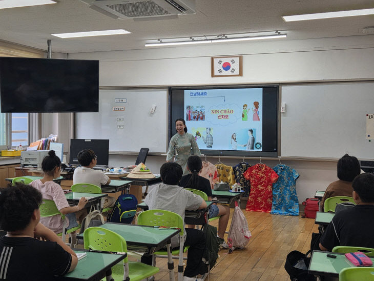 공주금학초 다우리 문화 놀이터 사진 (1)