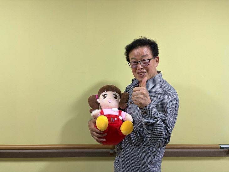 보도 1) AI 돌봄로봇 초롱이(1)