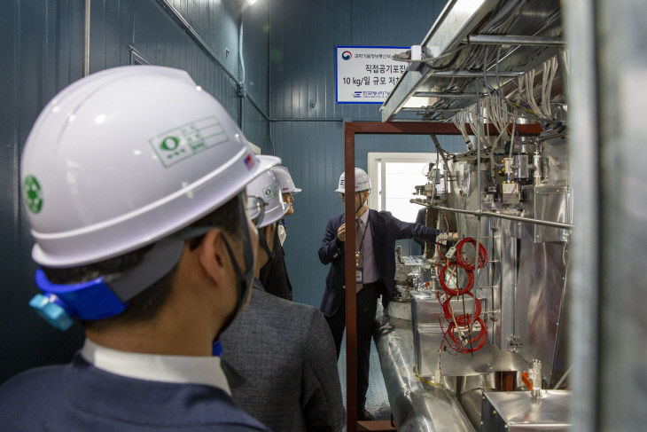 [사진자료-4] 공기 중 CO2 포집 기술 관련 실증 기술시연-3