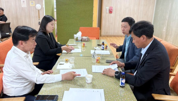 선인과 김진규 당선인