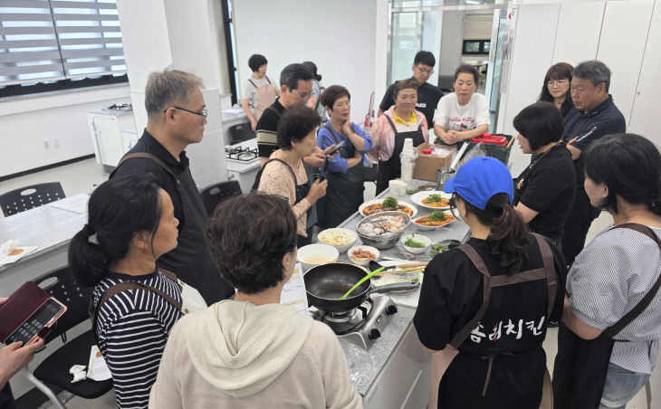 [사진4] 음식점 영업주 맞춤형 레시피 교육