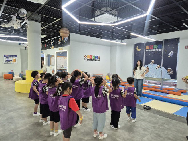 충주 '미래아이' 시범운영 모습.(사진=충주시 제공)