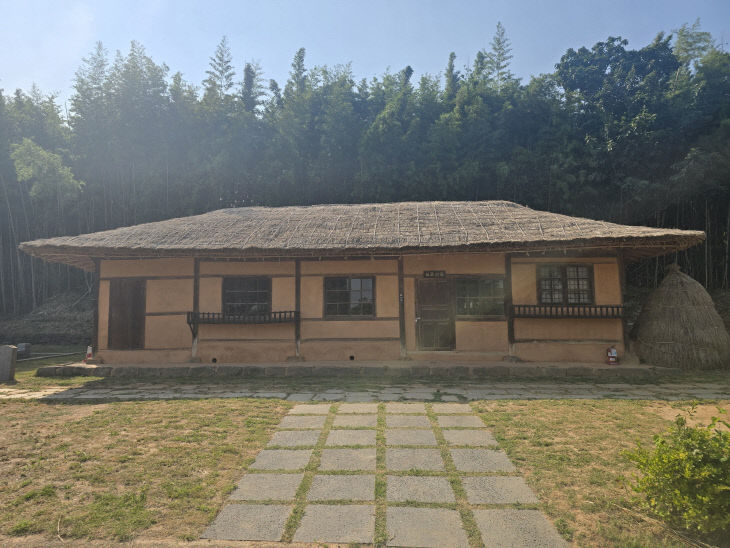 사본 - (사진3)필경사 보수 완료 전경1
