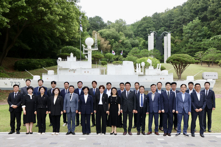 사진2(제10대 천안시의회 개원)