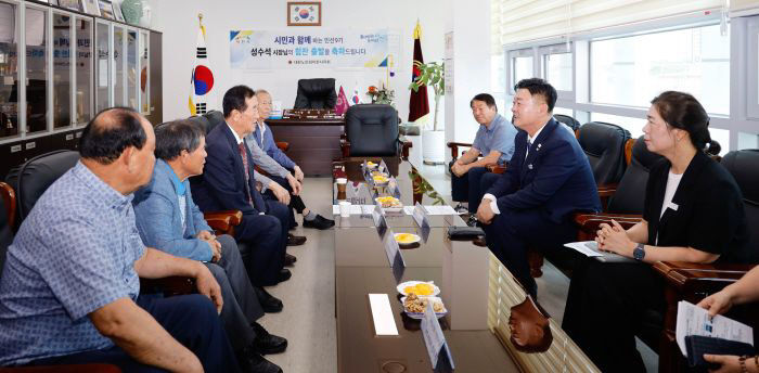 1 성수석 이천시장 대한노인회 이천시지회 방문