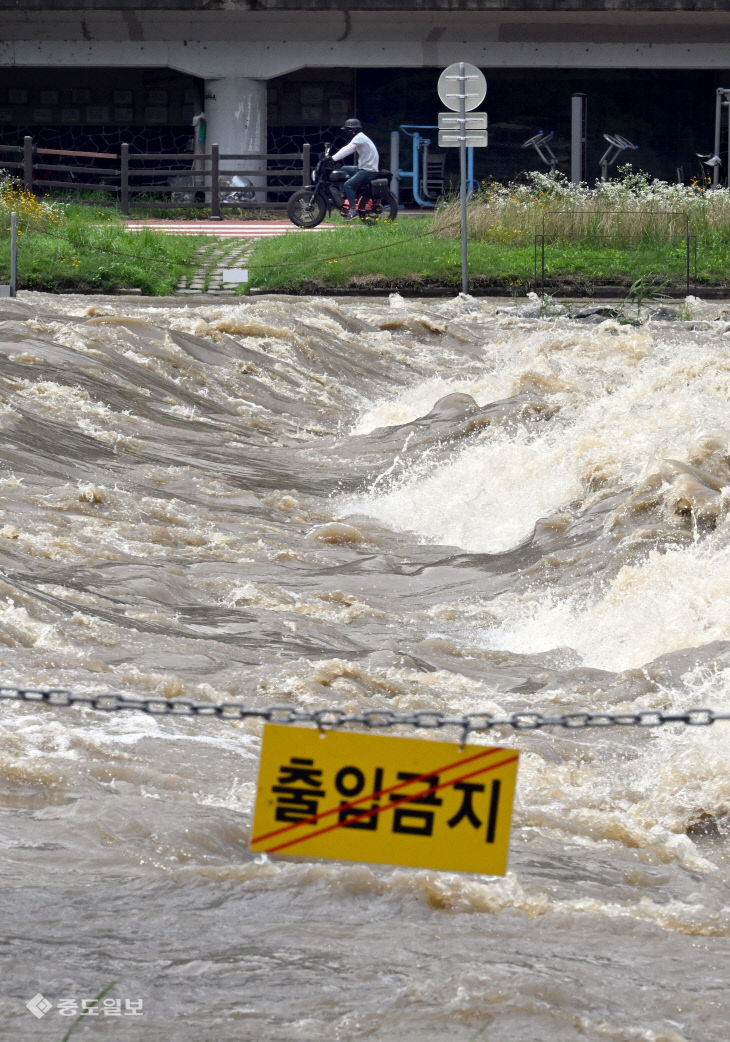 20260707-불어난 하천2