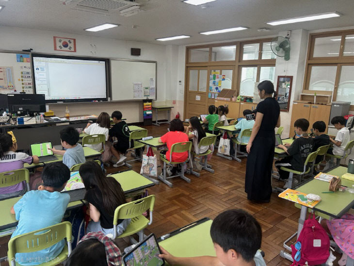 2_1.대청초등학교 학생들이 메타버있다.