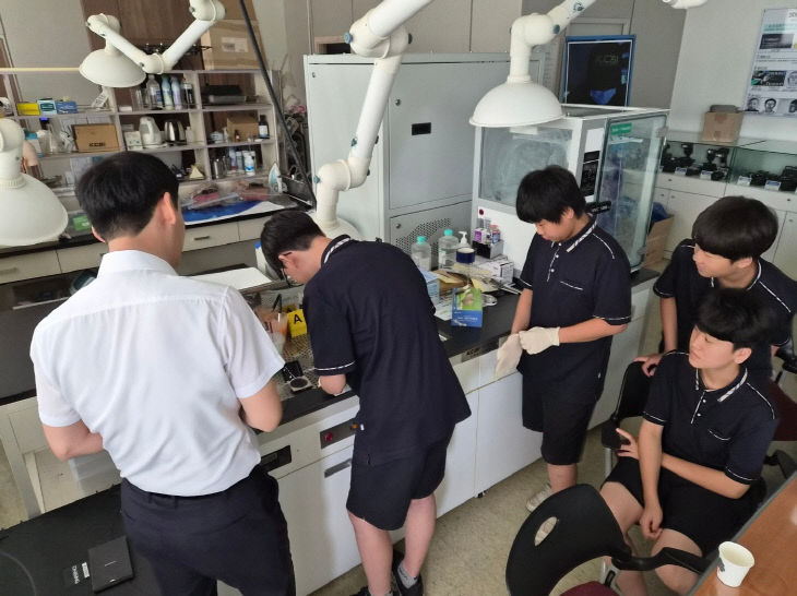 임성중_꿈과 끼를 펼치는 맞춤형 진로 탐색 사진_2
