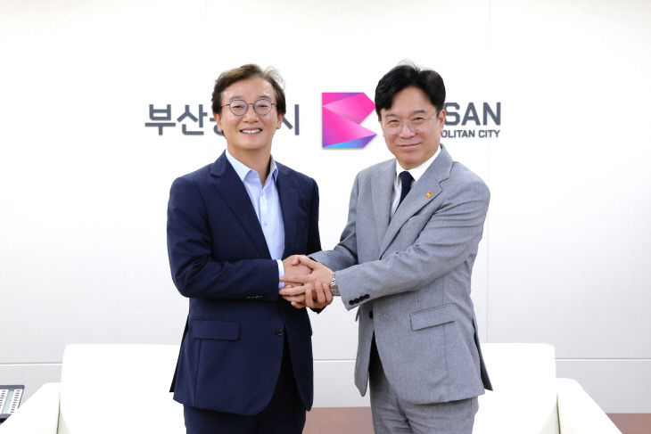 전재수 시장, 김영훈 고용노동부 장관 접견
