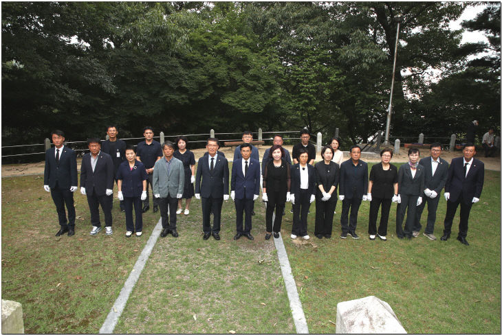 1-1. 정읍시의회의원 충혼탑 참배