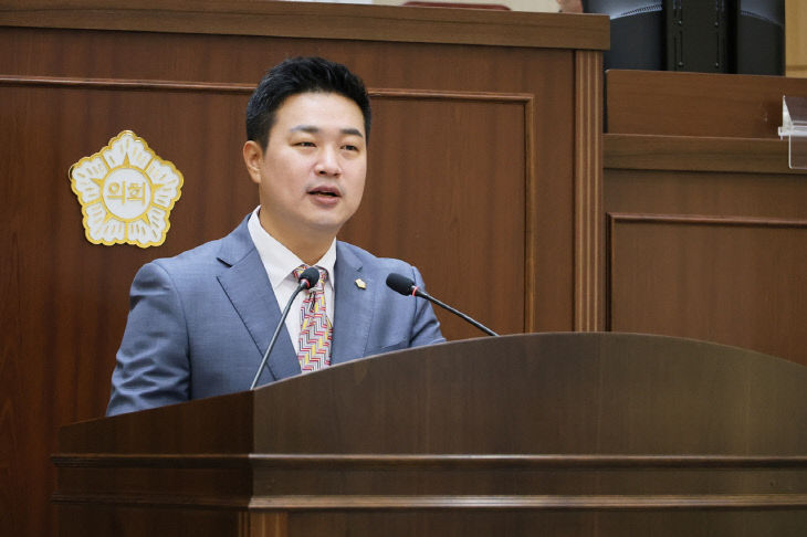 7.15_제282회 연수구의회(임시회) 제1차 본회의008