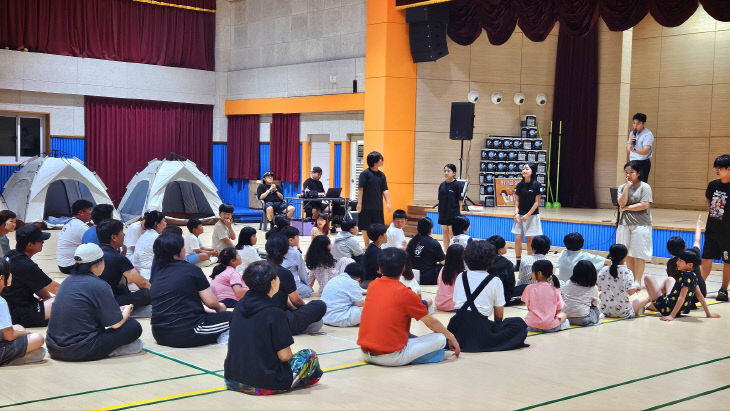 방포초, 1박 2일 학교 뜰 캠핑 운영