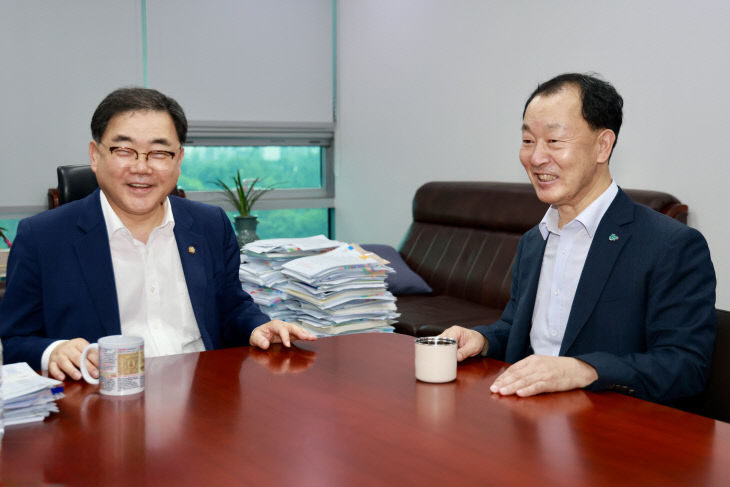 유명현 산청군수 허성무 국회의원