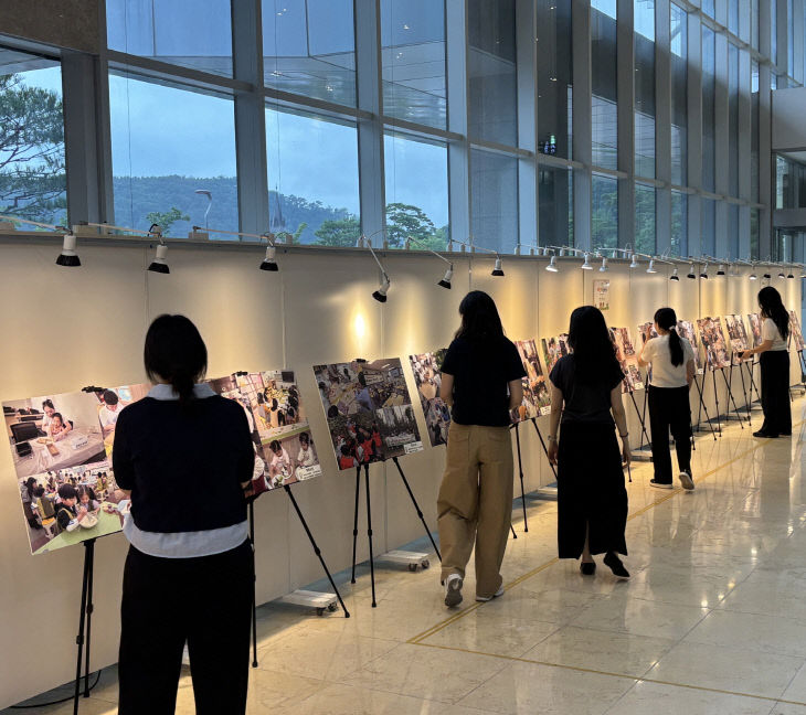 4.센터 개소 10주년 기념 사진전 모습