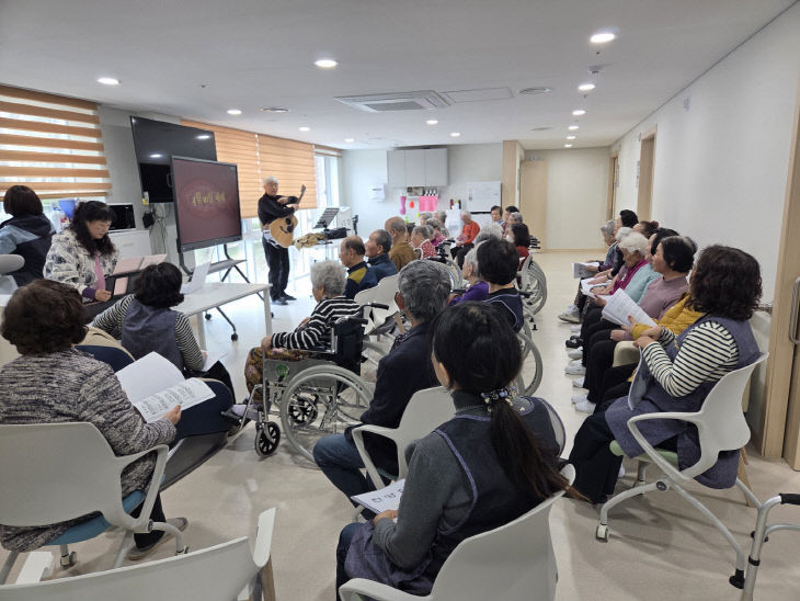 3. 어르신돌봄센터 봉사 프로그램2