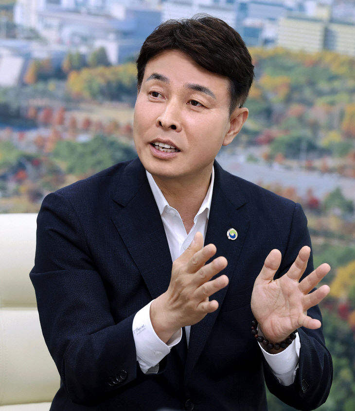 전문학 서구청장님