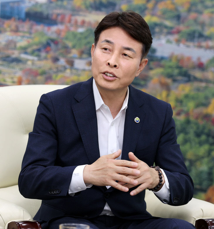 전문학 서구청장님)