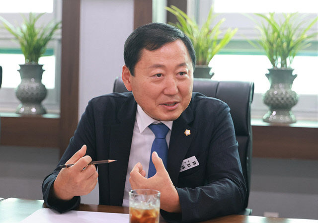 이건창 의장님 (1)