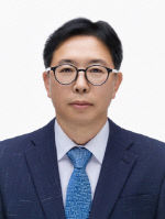 조 용 우 시의원