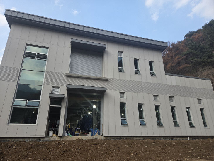 보도 1) 신설 정수지동 외부