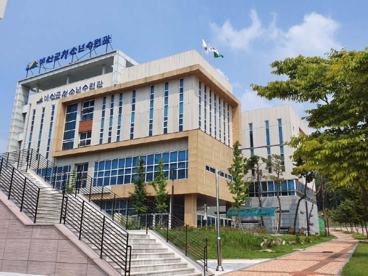 3.예산군청소년수련관 전경