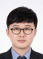 영남수학회 정기 학술대회에서 ‘학술상’을 수교수.