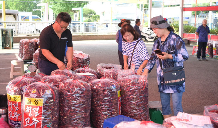 지난해 음성청결고추 직거래장터 사진.(사진=음성군 제공)