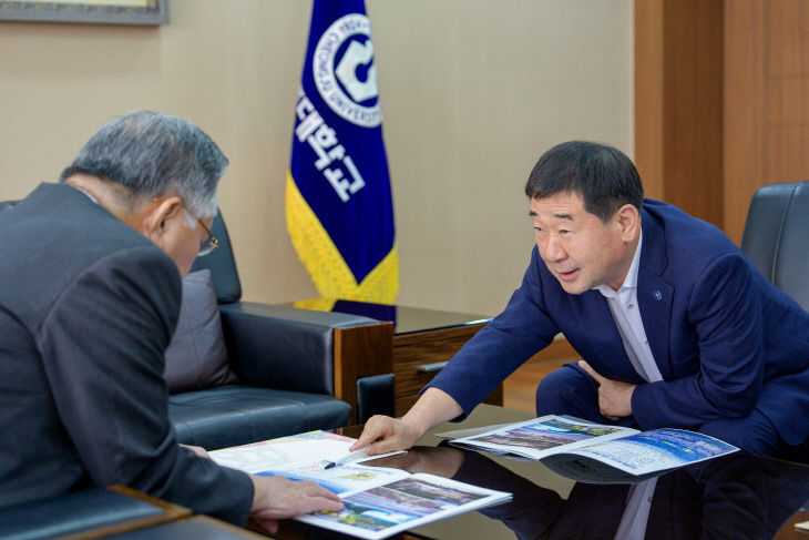 증평군)이재영 군수 청주대 총장 면담 1
