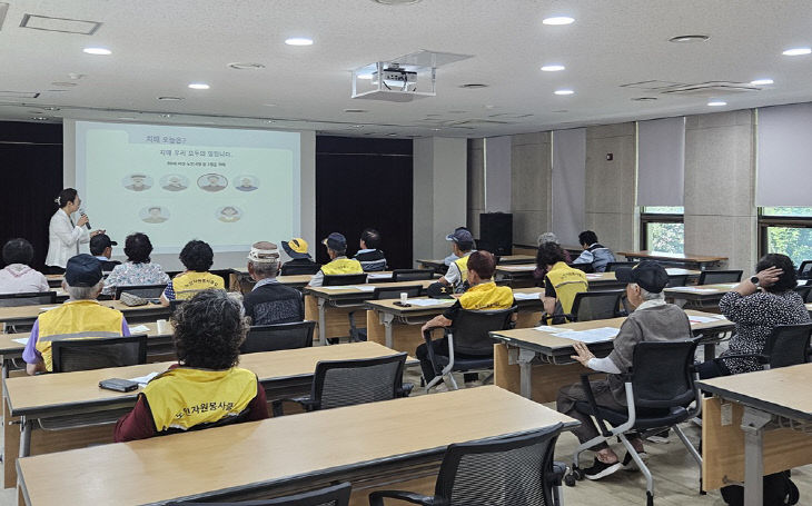 8-1. 파주시 적성면, 실버경찰대 대상 치매예방교육 실시