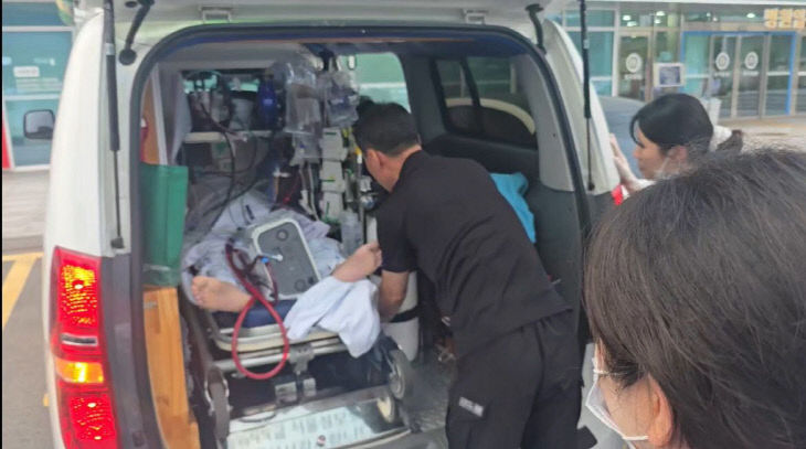 서울강남성모병원으로 이송되는 환자