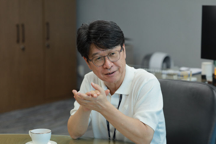 인터뷰 사진1