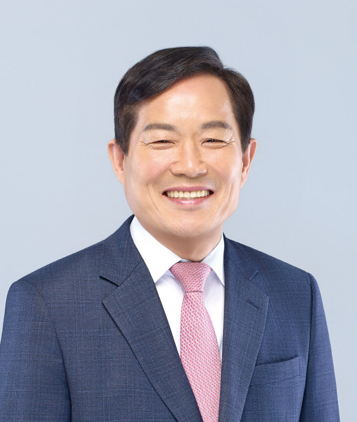 최유철 의성군수(증명사진)
