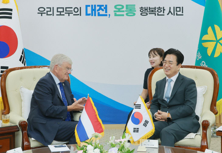 2. 헤이그시장 대전 방문… 양 도시 간 교류·협력 확대 논의 4