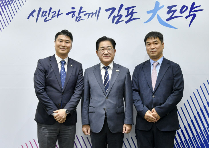 1 신규 위촉 고문변호사 단체사진