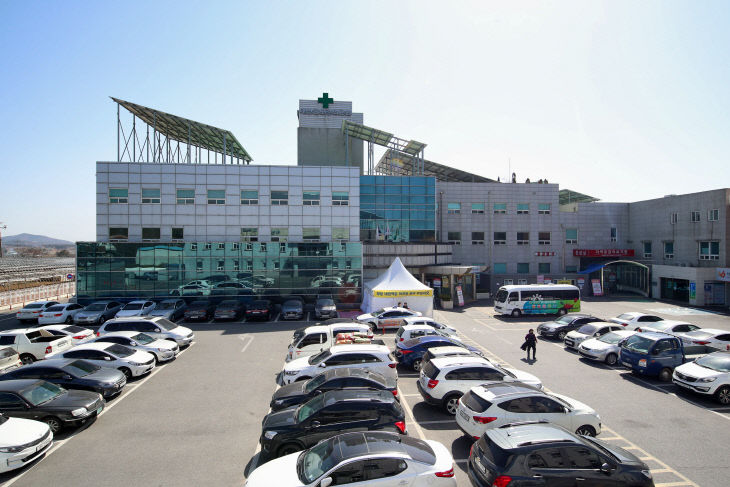 4. 보건의료원 전경