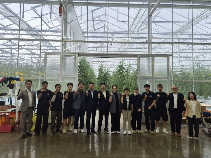 청주시의회 농업정책위원회, 스마트팜·공공급식 현장 방문