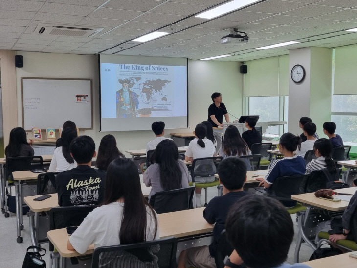 2. [보도사진] 2026년 청소년 독서동아리 작가와의 만남 운영