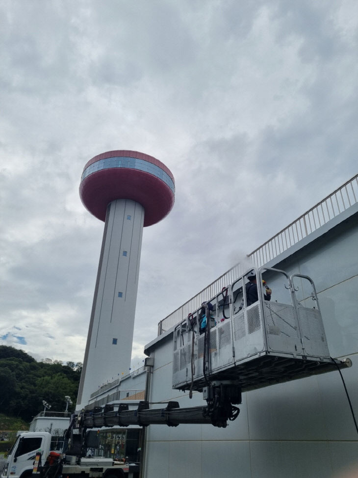 3.예당관광지 팜센터 청소 모습