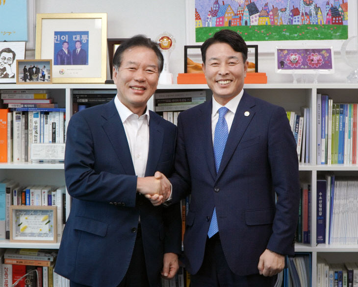 사진1-1) 전문학 서구청장 국회 방문(정태호 국회 예결위 간사)