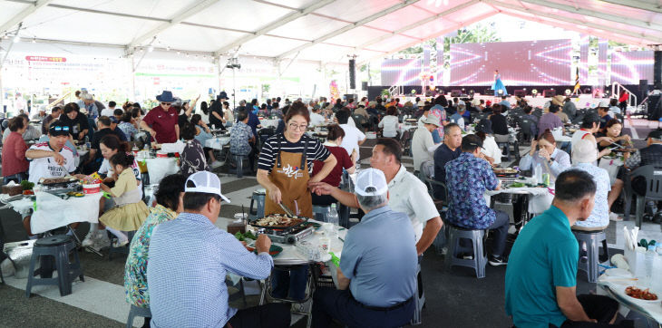 2. 제4회 태안한우 꽃지왔소 축제 진행 모습2