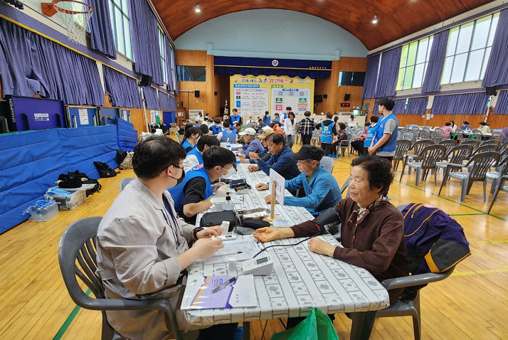 9.9(김해시 농촌 의료 공백 채우는 ‘농촌왕진버사진