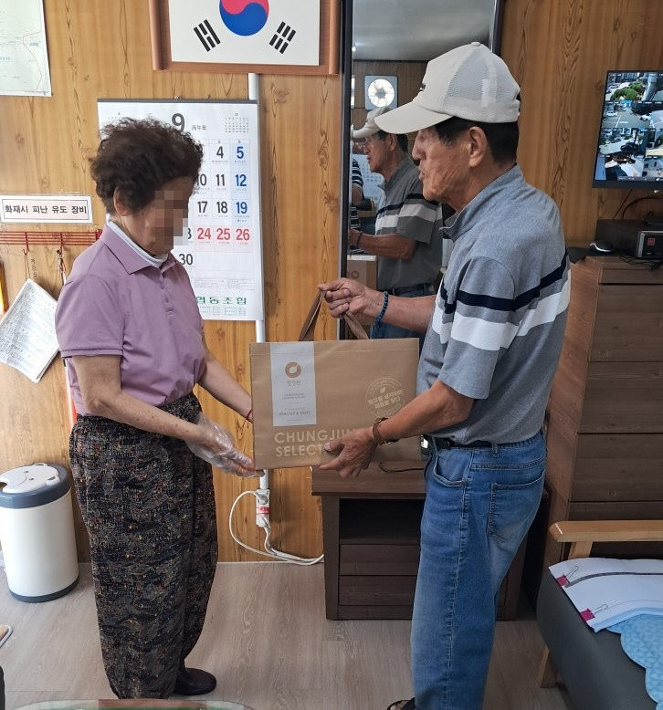 추석맞이 자살예방 멘토 멘티 나눔_재향경우회 전달
