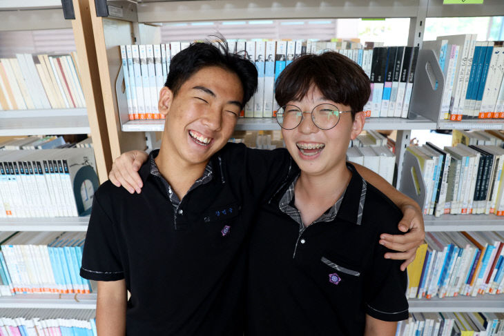 1. 화진중 3학년 강민승 학생(왼) (2)